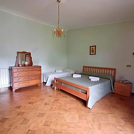 Oda ve Kahvaltı Il Grillo 3*