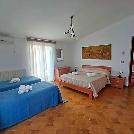 Oda ve Kahvaltı Il Grillo 3*